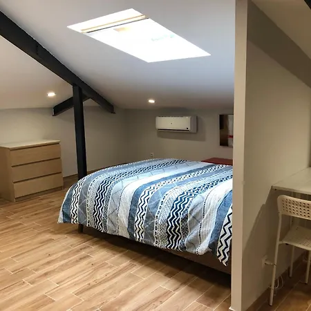 Habitación con cocina y baño